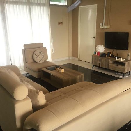 Apartment in Kumbang Pasang BSB Bandar Seri Begawan Bagian luar foto